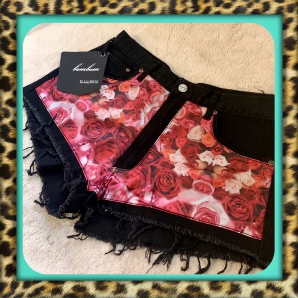 👑✅PRICE FIRM✅ Floral Black Denim Distressed Shorts. Brand New!